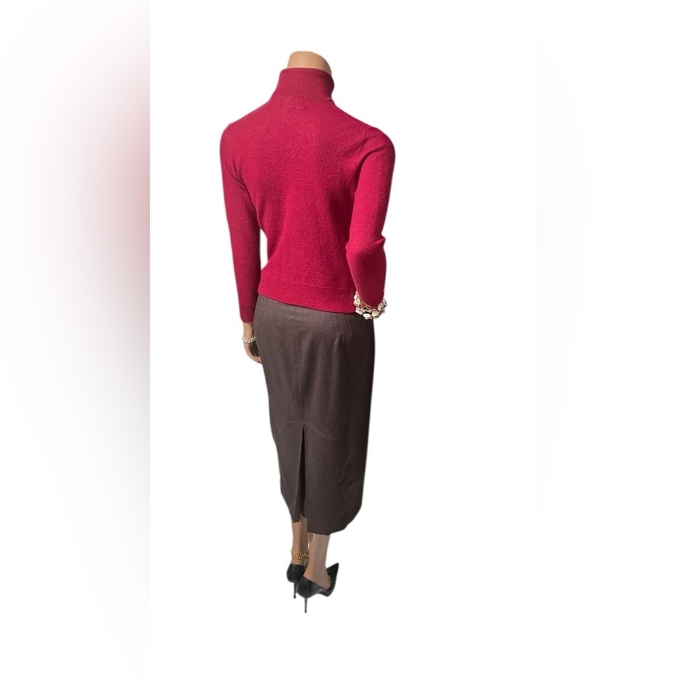 Chic Brown Pencil Skirt and a Banana Republic knit Sweater. Y2K Trending☑️ - Picture 13 of 15